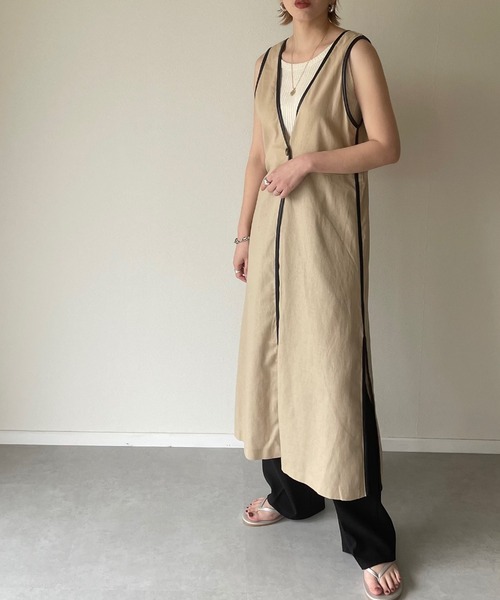 y/m by misato（イムバイミサト）の「リネンミックスパイピングロングジレ（ベスト・レディース・ベージュ/オフホワイト・FREE）」の8枚目の写真