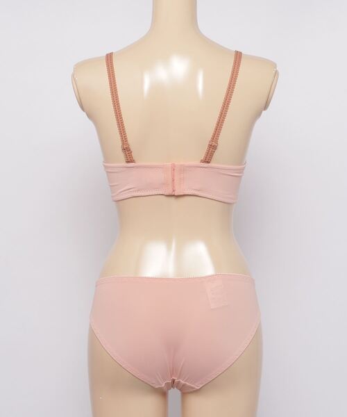 SFW(エスエフダブリュー)の「大人可愛いリボンのデザインが印象的なノンワイヤーブラ&ショーツセット(ブラ&ショーツ・レディース・ホワイト/ピンク/ブルー/イエロー・LL/S/M/L)」の9枚目の写真
