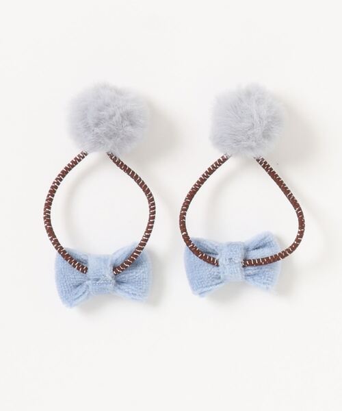 KP DECO（ケーピーデコ）の「ファー梵天とベロアリボンのヘアポニー同色2個セット（ヘアゴム・キッズ・オフホワイト/ピンク/ブルー・FREE）」の4枚目の写真