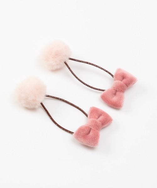 KP DECO（ケーピーデコ）の「ファー梵天とベロアリボンのヘアポニー同色2個セット（ヘアゴム・キッズ・オフホワイト/ピンク/ブルー・FREE）」の3枚目の写真