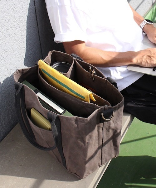 DULTON(ダルトン)の「WORKER BAG/仕切り付き 自立 トートバッグ(トートバッグ・レディース・オリーブ/ブラウン系その他/ナチュラル・FREE)」の15枚目の写真