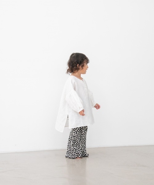 LOWRYS FARM(ローリーズファーム)の「フラワーカットJQフレアパンツ 215243(その他パンツ・キッズ・ブラック/ベージュ/オレンジ・110cm/120cm/130cm)」の6枚目の写真