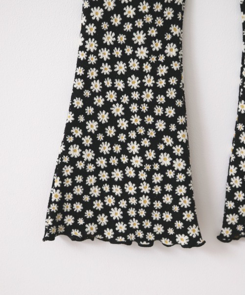 LOWRYS FARM(ローリーズファーム)の「フラワーカットJQフレアパンツ 215243(その他パンツ・キッズ・ブラック/ベージュ/オレンジ・110cm/120cm/130cm)」の7枚目の写真