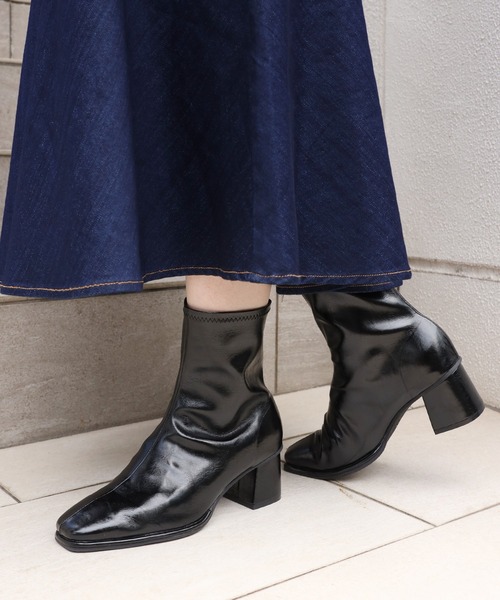 one after another NICE CLAUP（ワンアフターアナザーナイスクラップ）の「フェイクレザーストレッチブーツ（ブーツ・レディース・ブラック/アイボリー・S/M/L）」の5枚目の写真
