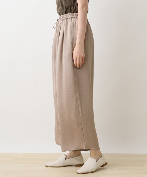 DRESKIP（ドレスキップ）の「◆リラックスサテンワイドパンツ（その他パンツ・レディース・ダークブラウン/ダークグリーン/ネイビー/サンドベージュ・04/02/03）」の9枚目の写真