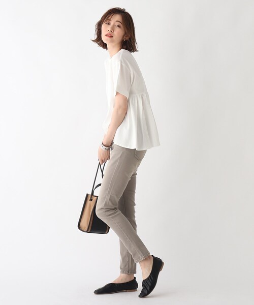 OPAQUE.CLIP（オペークドットクリップ）の「◆シルキースーピマ フハク切替フレアカットソー【WEB限定サイズ】（Tシャツ/カットソー・レディース・ライトグレー/ブラック/モスグリーン/ホワイト系・40/38/42/36/34）」の11枚目の写真