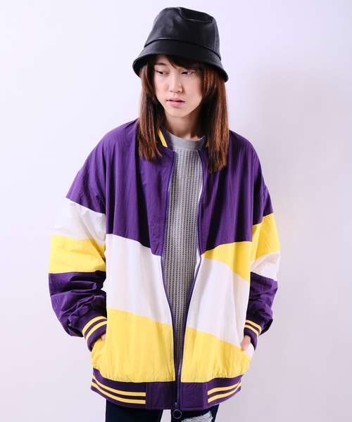 SUGGESTION（サジェッション）の「【SUGGESTION】ナイロン切替ビッグシルエットスタジアムジャンパー（スタジャン・メンズ・パープル/グリーン・M/L）」の6枚目の写真