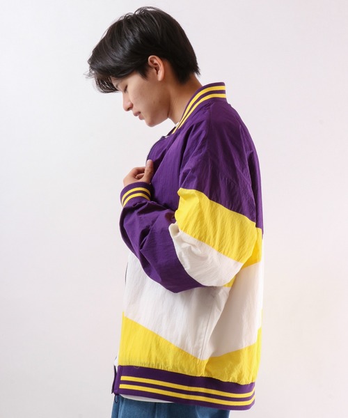 SUGGESTION（サジェッション）の「【SUGGESTION】ナイロン切替ビッグシルエットスタジアムジャンパー（スタジャン・メンズ・パープル/グリーン・M/L）」の10枚目の写真