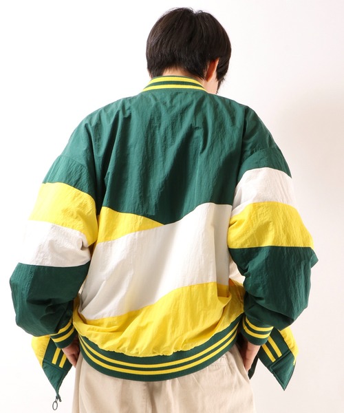 SUGGESTION（サジェッション）の「【SUGGESTION】ナイロン切替ビッグシルエットスタジアムジャンパー（スタジャン・メンズ・パープル/グリーン・M/L）」の5枚目の写真