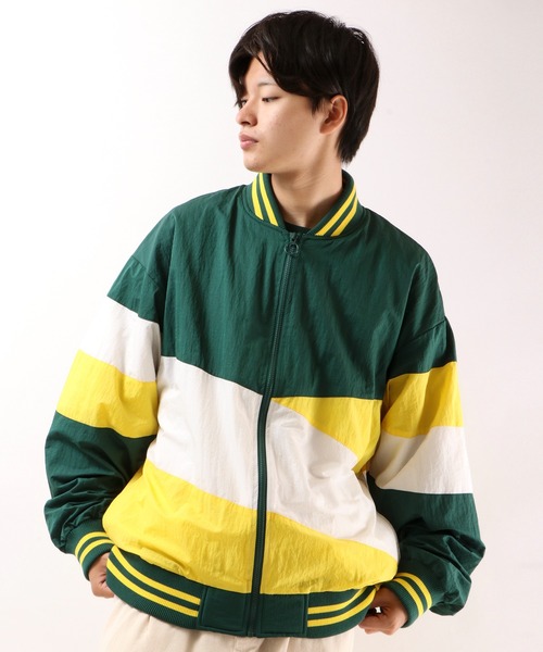 SUGGESTION（サジェッション）の「【SUGGESTION】ナイロン切替ビッグシルエットスタジアムジャンパー（スタジャン・メンズ・パープル/グリーン・M/L）」の4枚目の写真