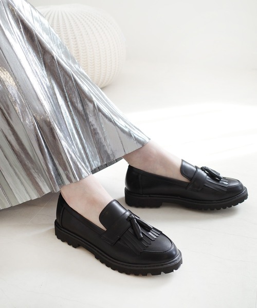 AmiAmi(アミアミ)の「厚底キルトタッセルローファー(ローファー・レディース・ブラック/ブラウン/ブラック系その他/グレイッシュベージュ・LL/3L/S/M/L/4L)」の16枚目の写真