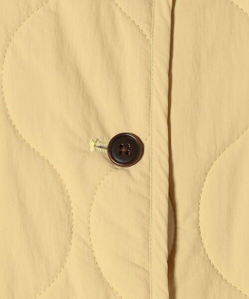 SHIPS any（シップス エニィ）の「SHIPS any: THERMORE キルティング ノーカラー クルーネック ロングコート（その他アウター・レディース・ブラック/ベージュ/イエロー・38/36）」の5枚目の写真