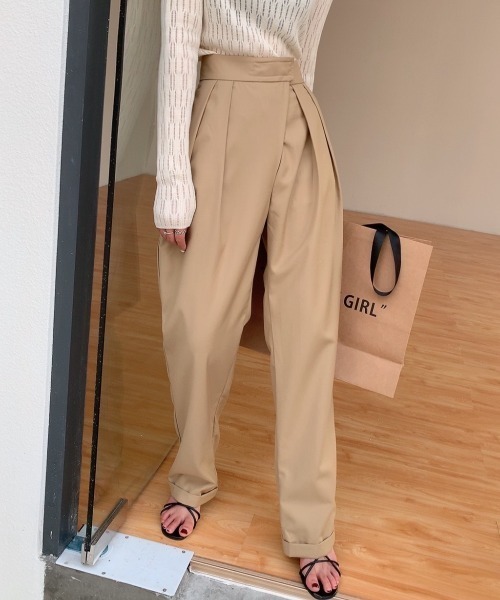 Diosfront（ディオスフロント）の「テープベルトカラータックスラックス（スラックス・レディース・ブラック/モカ/ベージュ/ネイビー・S/M/L/XL）」の2枚目の写真