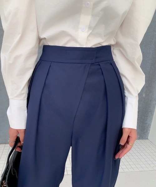 Diosfront（ディオスフロント）の「テープベルトカラータックスラックス（スラックス・レディース・ブラック/モカ/ベージュ/ネイビー・S/M/L/XL）」の5枚目の写真