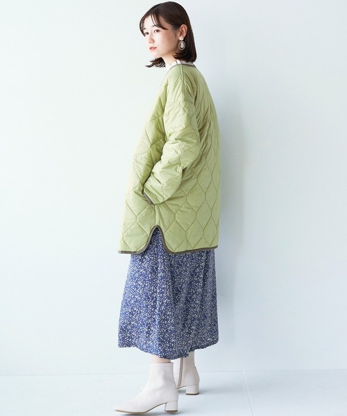 haco!(ハコ)の「軽くてあったか!長い季節使えて便利 肩こり女子も気軽に羽織れるキルティングコート(ノーカラーコート・レディース・ライトカーキ・SMALL/MEDIUM/LARGE/X-LARGE)」の9枚目の写真