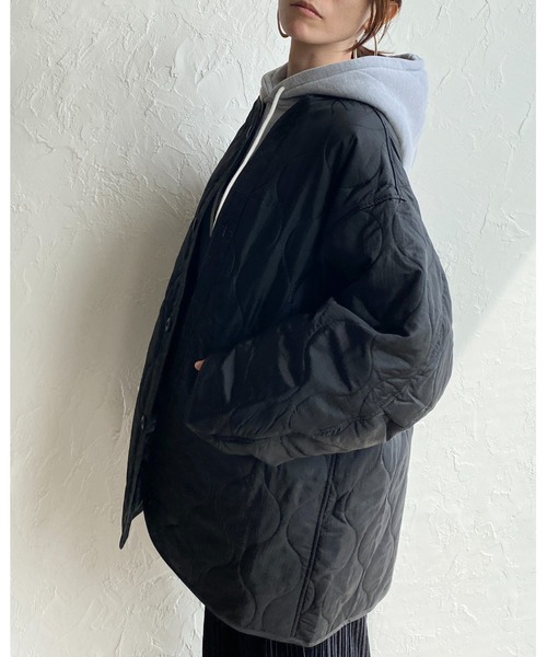 She's Closet（シーズクローゼット）の「ノーカラーパイピング中綿キルティングジャケットライナーコート（ノーカラーコート・レディース・ブラック/ベージュ/カーキ/アイボリー/ブラウン/グリーン系その他・FREE）」の14枚目の写真