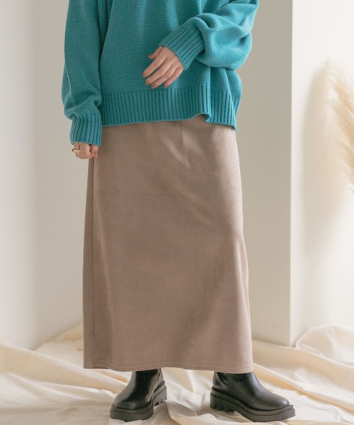 ITEMS URBANRESEARCH（アイテムズ アーバンリサーチ）の「フェイクスエードセミフレアスカート（スカート・レディース・チャコールグレー/ベージュ/ミント・SMALL/FREE）」の2枚目の写真