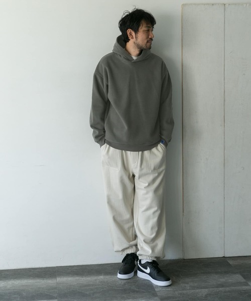 URBAN RESEARCH DOORS（アーバンリサーチドアーズ）の「ダブルフェイスフリースフーディー（パーカー・メンズ・オフホワイト/チャコールグレー・38/40）」の16枚目の写真