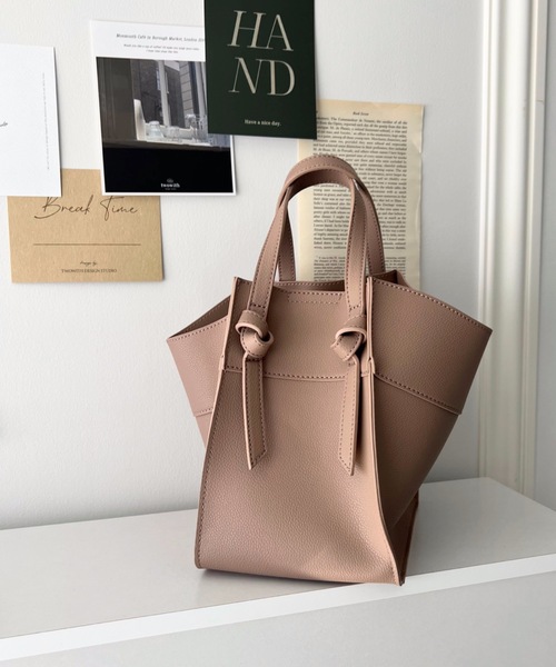 moment+（モーメントプラス）の「フェイクレザー 2WAYノットハンドルショルダーバッグ（ショルダーバッグ・レディース・ブラック/アイボリー/モカ/キャメル/ピンクベージュ・FREE）」の5枚目の写真