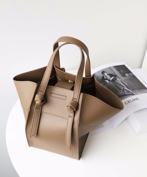 moment+（モーメントプラス）の「フェイクレザー 2WAYノットハンドルショルダーバッグ（ショルダーバッグ・レディース・ブラック/アイボリー/モカ/キャメル/ピンクベージュ・FREE）」の4枚目の写真