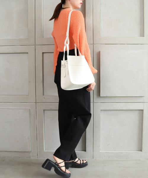 moment+（モーメントプラス）の「フェイクレザー 2WAYノットハンドルショルダーバッグ（ショルダーバッグ・レディース・ブラック/アイボリー/モカ/キャメル/ピンクベージュ・FREE）」の8枚目の写真