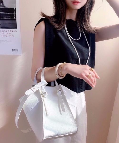 moment+（モーメントプラス）の「フェイクレザー 2WAYノットハンドルショルダーバッグ（ショルダーバッグ・レディース・ブラック/アイボリー/モカ/キャメル/ピンクベージュ・FREE）」の11枚目の写真