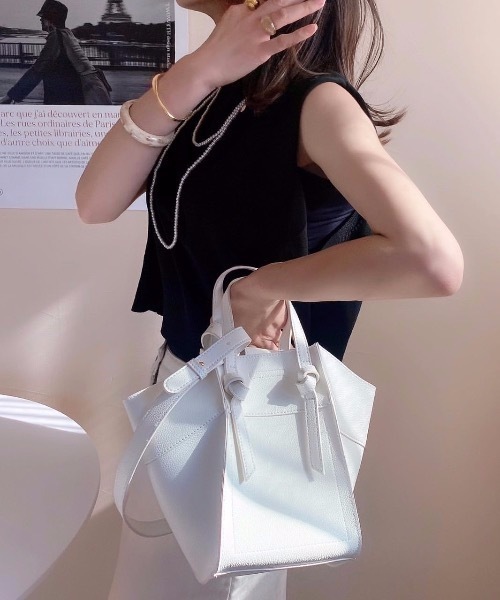 moment+（モーメントプラス）の「フェイクレザー 2WAYノットハンドルショルダーバッグ（ショルダーバッグ・レディース・ブラック/アイボリー/モカ/キャメル/ピンクベージュ・FREE）」の13枚目の写真