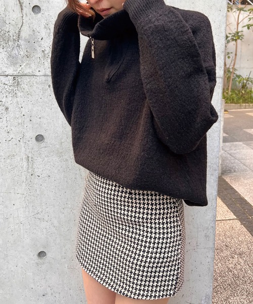 SPIGA(スピーガ)の「ハーフジップオーバーニット(ニット/セーター・レディース・ホワイト/ブラック/ボルドー・FREE)」の2枚目の写真