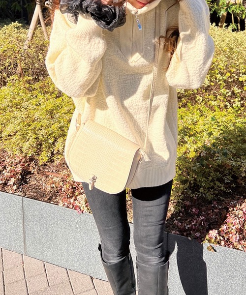 SPIGA(スピーガ)の「ハーフジップオーバーニット(ニット/セーター・レディース・ホワイト/ブラック/ボルドー・FREE)」の5枚目の写真