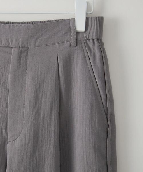 CITEN（シテン）の「＜CITEN（シテン）＞ダブルガーゼ タックワイドパンツ（その他パンツ・レディース・ライトグレー/オフホワイト・M/S）」の5枚目の写真