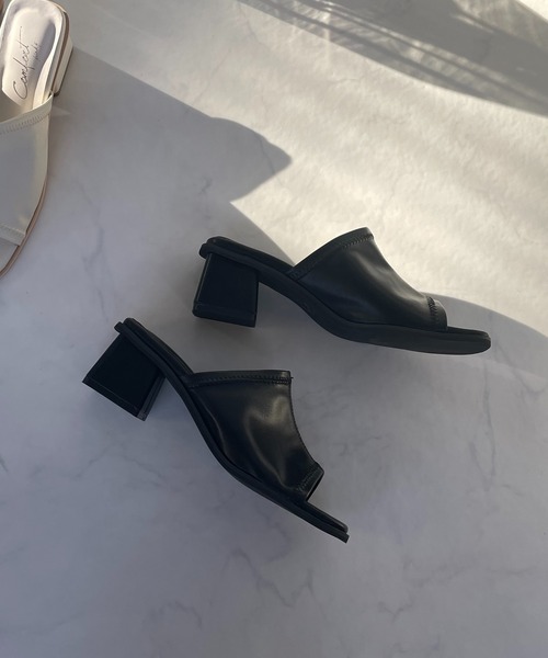 AS KNOW AS plus（アズノゥアズプラス）の「ストレッチミュール（サンダル・レディース・ブラック/アイボリー・M/L）」の4枚目の写真