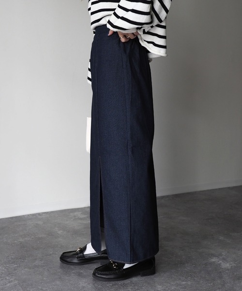 Riberry(リベリー)の「デニムスリットタイトスカート(デニムスカート・レディース・ブルー/インディゴブルー・MEDIUM)」の11枚目の写真