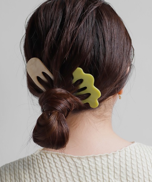 ANEMONE（アネモネ）の「マーブルカラーニュアンスコーム[C]（その他ヘアアクセサリー・レディース・アイボリー/オレンジ/グリーン・FREE）」の3枚目の写真