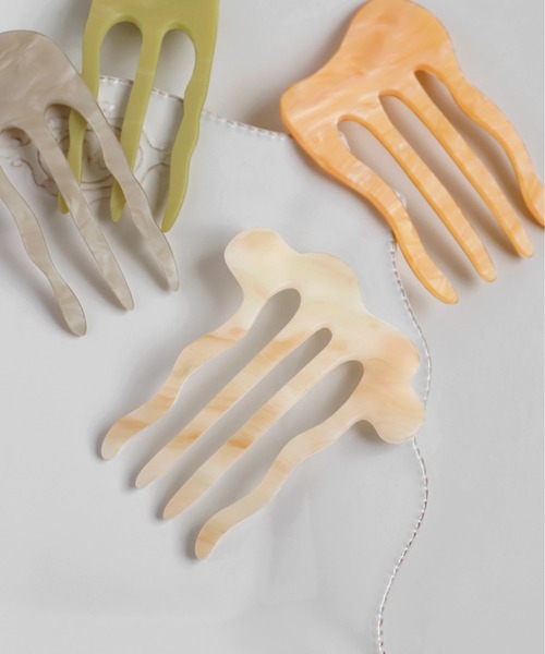 ANEMONE（アネモネ）の「マーブルカラーニュアンスコーム[C]（その他ヘアアクセサリー・レディース・アイボリー/オレンジ/グリーン・FREE）」の2枚目の写真