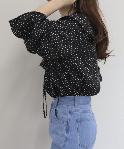 fredy emue（フレディエミュ）の「ドットラッフルカラーブラウス（シャツ/ブラウス・レディース・ホワイト系その他5/ブラック系その他4/ブラック系その他3/ホワイト系その他4・38/36）」の5枚目の写真