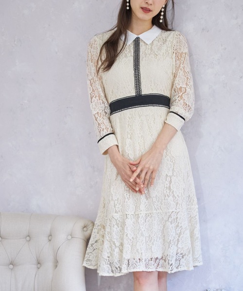 tocco closet(トッコ クローゼット)の「襟付き配色ラインレース×フラワーレースワンピース(ワンピース・レディース・ライトベージュ/グレイッシュブルー・M)」の2枚目の写真