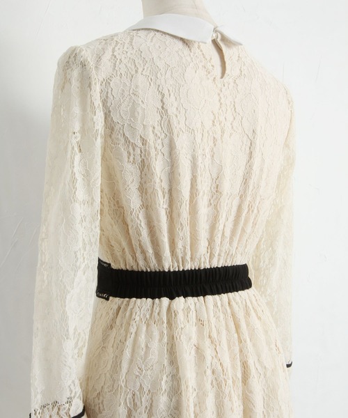tocco closet(トッコ クローゼット)の「襟付き配色ラインレース×フラワーレースワンピース(ワンピース・レディース・ライトベージュ/グレイッシュブルー・M)」の10枚目の写真