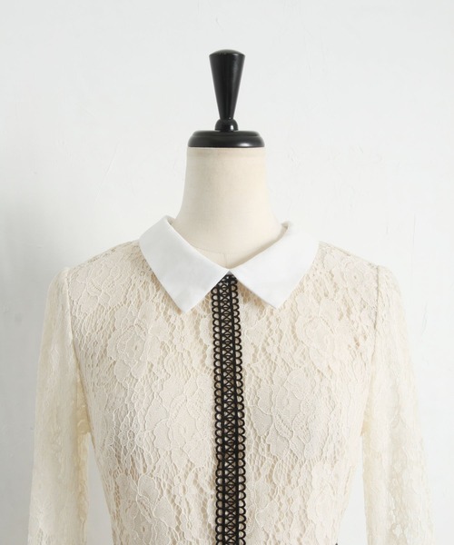 tocco closet(トッコ クローゼット)の「襟付き配色ラインレース×フラワーレースワンピース(ワンピース・レディース・ライトベージュ/グレイッシュブルー・M)」の5枚目の写真