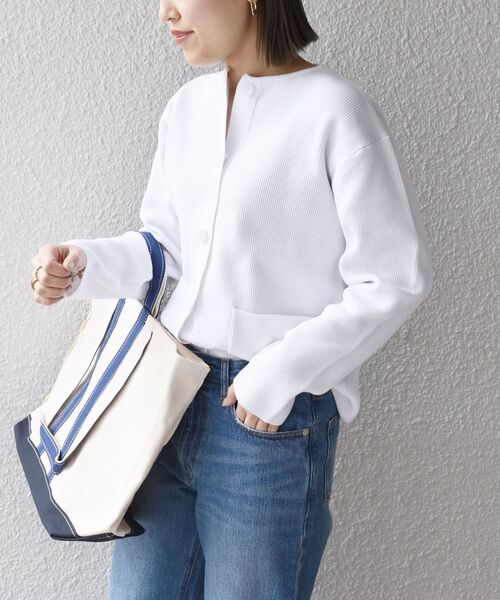 SHIPS Days(シップスデイズ)の「SHIPS Days:クルーネックカーディガン◇(カーディガン/ボレロ・レディース・オフホワイト/グリーン/ネイビー・ONE SIZE)」の5枚目の写真