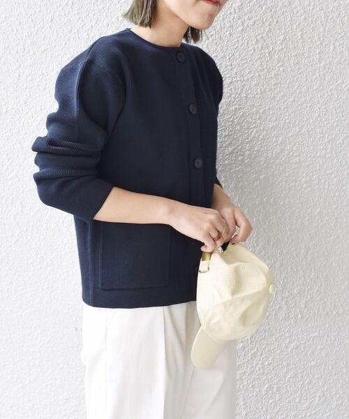 SHIPS Days(シップスデイズ)の「SHIPS Days:クルーネックカーディガン◇(カーディガン/ボレロ・レディース・オフホワイト/グリーン/ネイビー・ONE SIZE)」の19枚目の写真