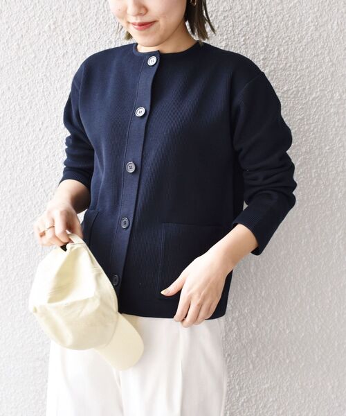 SHIPS Days(シップスデイズ)の「SHIPS Days:クルーネックカーディガン◇(カーディガン/ボレロ・レディース・オフホワイト/グリーン/ネイビー・ONE SIZE)」の16枚目の写真