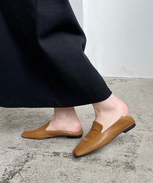 CAPRICIEUX LE'MAGE(カプリシューレマージュ)の「【AgAwd/アガウド】2wayフラットシューズ(その他シューズ・レディース・ブラック/キャメル・38/37)」の4枚目の写真