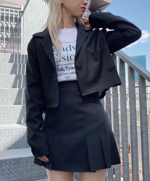 Figments(フィグメンツ)の「クロップドテーラードジャケット(テーラードジャケット・レディース・ブラック/ベージュ・FREE)」の2枚目の写真