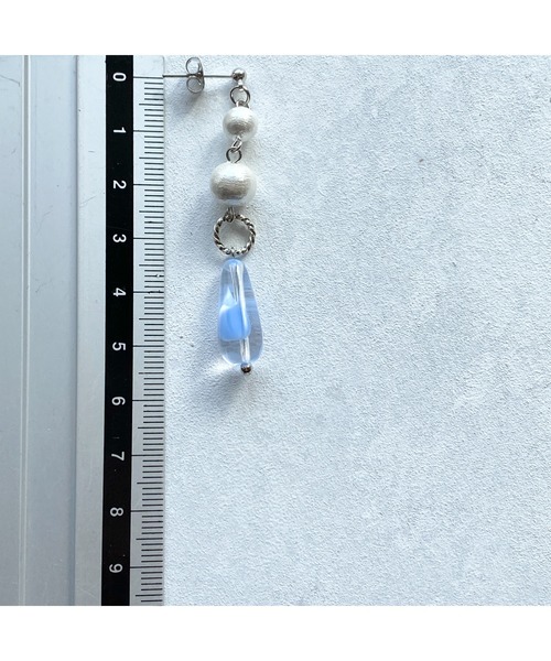 tone(トーン)の「【-lensa-】ドロップビーズでカジュアルピアス(クリアブルー)(MA)(ピアス(両耳用)・レディース・ブルー・FREE)」の5枚目の写真