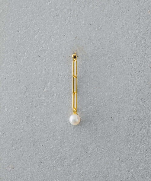 and cloud（アンドクラウド）の「Pearl 2way Chain Pierce / Single（ピアス（片耳用）・レディース・ブラック/シルバー/イエローゴールド・FREE）」の3枚目の写真