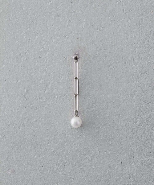 and cloud（アンドクラウド）の「Pearl 2way Chain Pierce / Single（ピアス（片耳用）・レディース・ブラック/シルバー/イエローゴールド・FREE）」の5枚目の写真