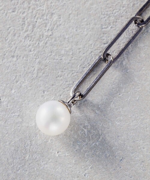 and cloud（アンドクラウド）の「Pearl 2way Chain Pierce / Single（ピアス（片耳用）・レディース・ブラック/シルバー/イエローゴールド・FREE）」の6枚目の写真