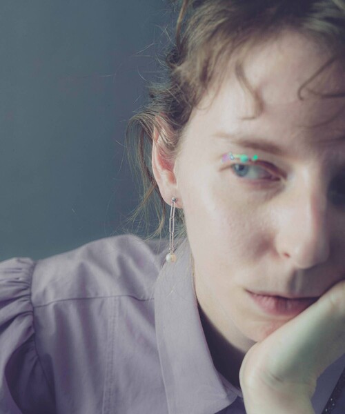 and cloud（アンドクラウド）の「Pearl 2way Chain Pierce / Single（ピアス（片耳用）・レディース・ブラック/シルバー/イエローゴールド・FREE）」の8枚目の写真