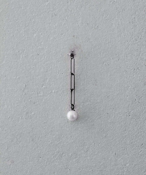 and cloud（アンドクラウド）の「Pearl 2way Chain Pierce / Single（ピアス（片耳用）・レディース・ブラック/シルバー/イエローゴールド・FREE）」の17枚目の写真