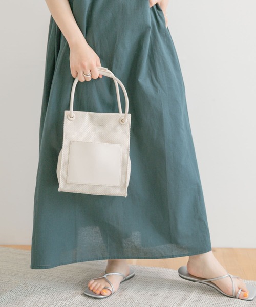 ITEMS URBANRESEARCH(アイテムズ アーバンリサーチ)の「ザツザイ2WAYミニトート(ショルダーバッグ・レディース・オフホワイト/チャコールグレー/ベージュ・-)」の7枚目の写真